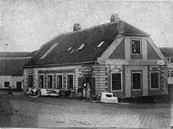 Da der var møbelforretning i bygningen ca. 1890