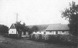 Munkhøjgaard set fra Borsholm Gade omkring 1920.