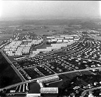 Helsingør Boligselskabs ejendomme Blicherparken, Grønningen, Søvænget og Damvænget samt Skolen ved Gurrevej. Foto: Jørgen Rubæk Hansen okt. 1961. Ved negativet skrev han "Helsingørs nye bydel"
