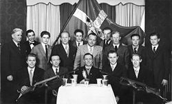 I slutningen af 50'erne afholdtes skydestævnerne i ESF stadig på Hotel Gefion, men dette billede af deltagerne er fra et de sidste arrangementer inden hotellet lukkede.