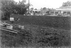 Tikøb Kommunes nye filialkontor i Hornbæk under opførelse i 1954