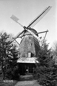 Tibberup Mølle 4/3 1974. Foto Anne-Sofie Rubæk