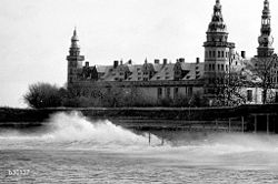 Kronborg i stormvejr 14/11 1973. Foto: Anne-Sofie Rubæk Hansen
