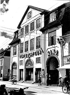 Folkets Hus med teatercafe og biograf
