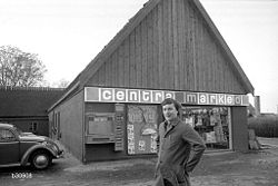 Købmand Leif Jensen fotograferet af Anne-Sofie Rubæk 12/11 1974