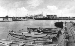 M/S Mols ligger ved kaj i Snekkersten Havn omkring 1960