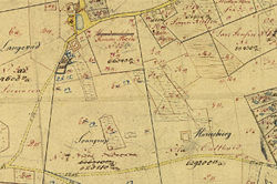 På dette matrikelkort fra 1816 ses gården Harresbjerg ved sin nye placering ved den nuværende Harreshøjvej. Sonnerupgaard er på dette kort endnu ikke udflyttet fra sin oprindelige placering ved nuværende Esrumvej skråt over for Plejelt gadekær.